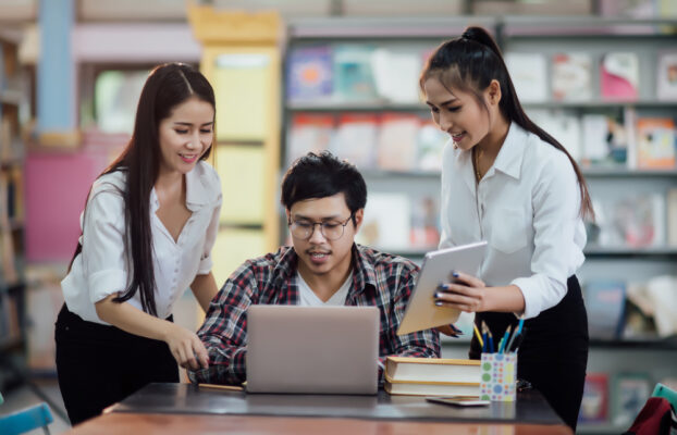 Strategi Digital untuk Manajemen Sekolah
