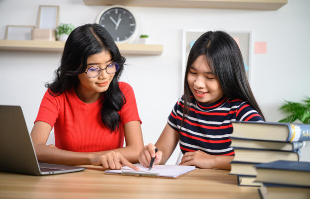 7 Cara Mendapatkan Teman Baru Saat di Sekolah yang Efektif